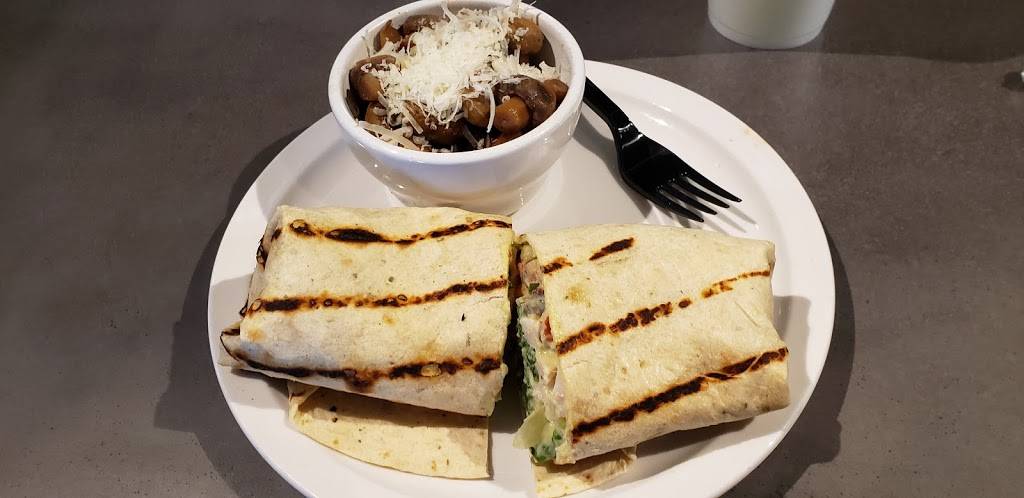 Doc Greens Salads & Grill | restaurant | 2307 N Rock Rd #1500, Derby, KS 67037, USA | 3164251522 OR +1 316-425-1522