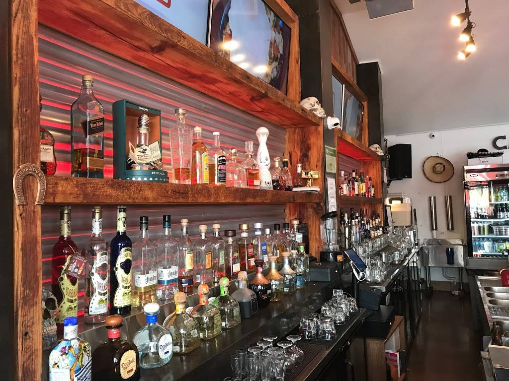 Caliente Mexican Grill & Bar | restaurant | 14636 Pulaski Rd, Midlothian, IL 60445, USA | 7083407333 OR +1 708-340-7333