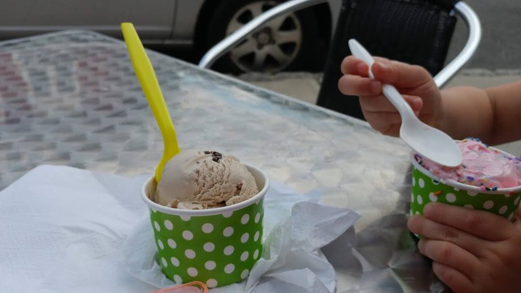 The Towne Scoop | restaurant | 8 Park Pl, Verona, NJ 07044, USA | 9738572667 OR +1 973-857-2667