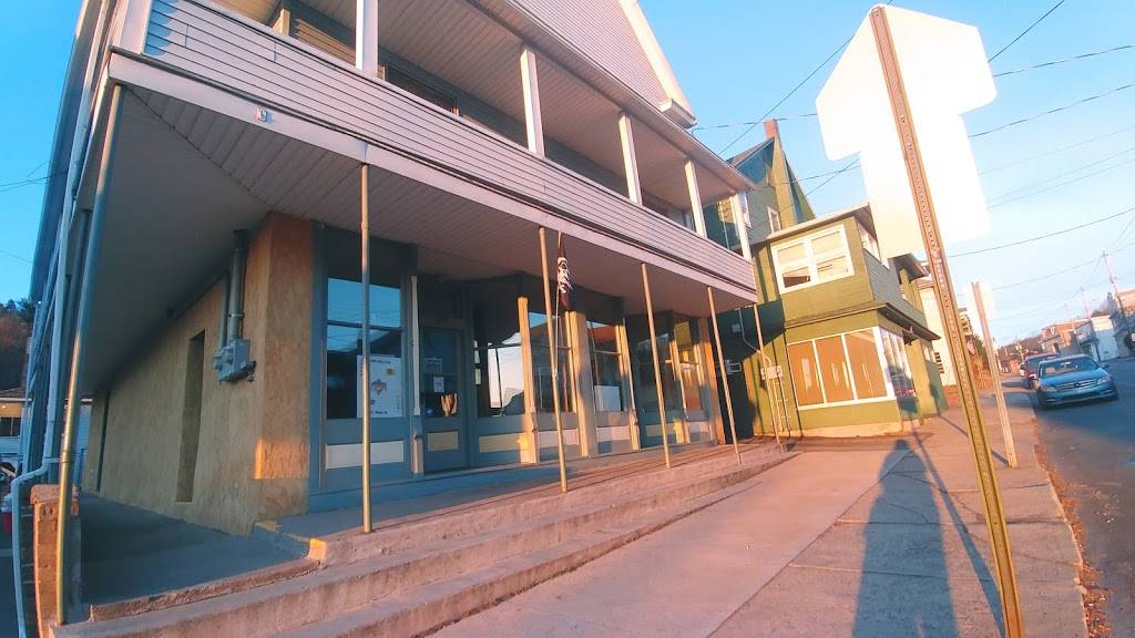 Joker Pizza | restaurant | 62 E Main St, Glen Lyon, PA 18617, USA | 5707332718 OR +1 570-733-2718