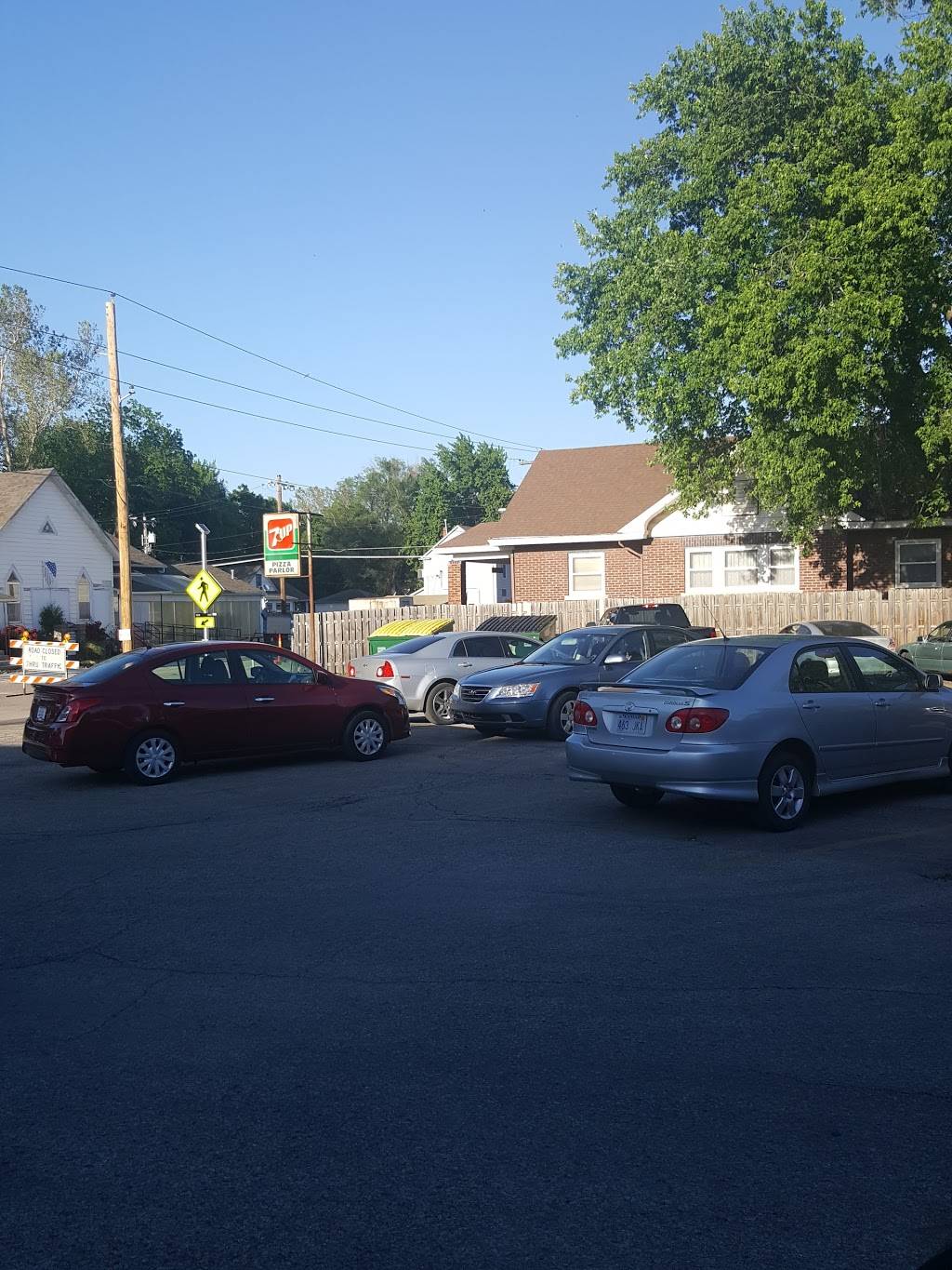 Pizza Parlor | restaurant | 1401 NE Seward Ave, Topeka, KS 66616, USA | 7852325190 OR +1 785-232-5190