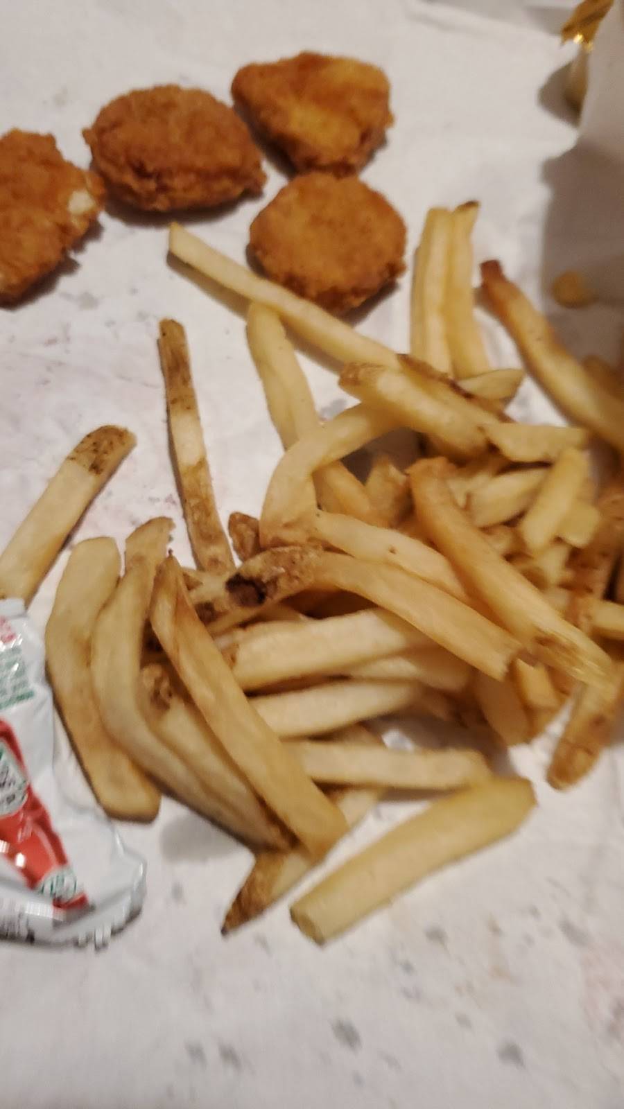 Wendys | restaurant | 5 Arlington St, Dracut, MA 01826, USA | 9784522393 OR +1 978-452-2393