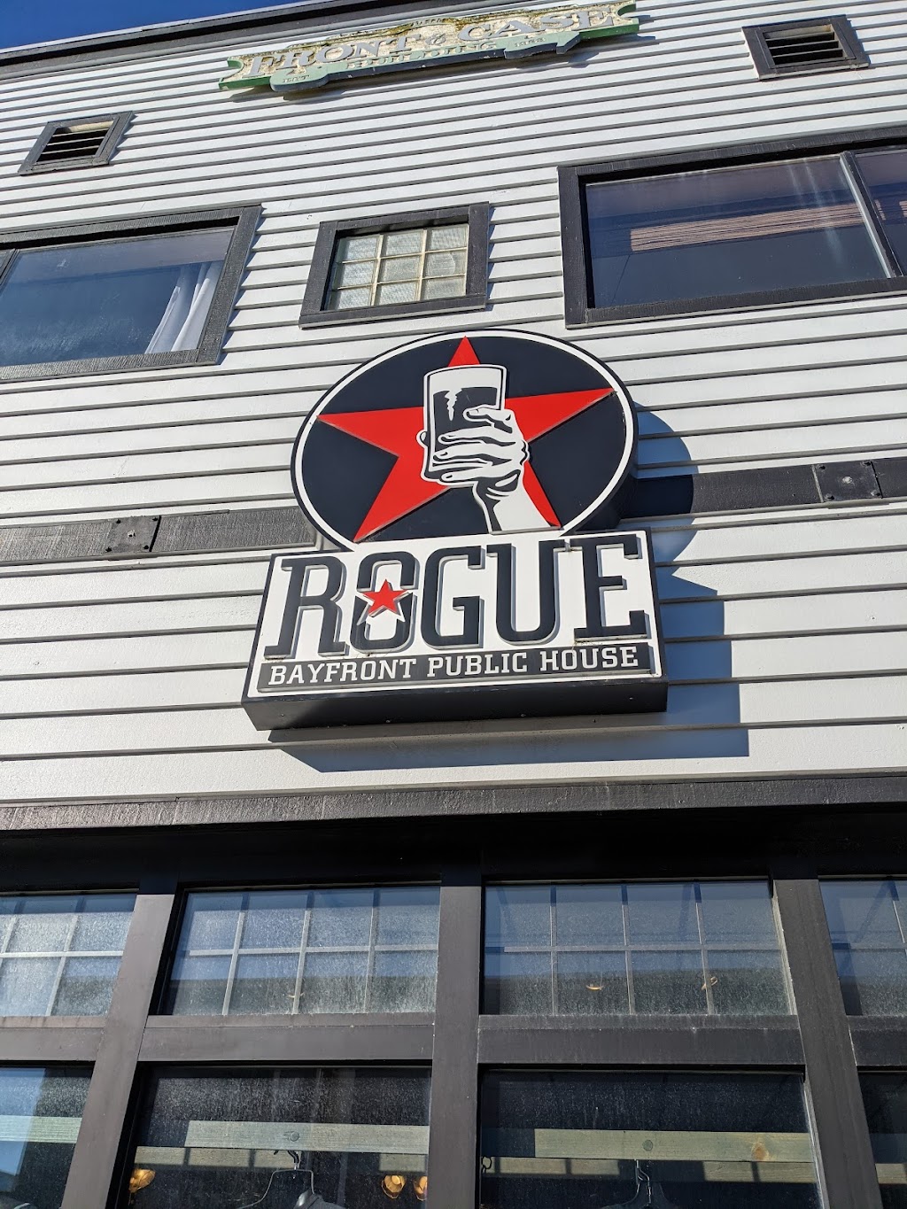 Rogue Bayfront Public House | restaurant | 748 SW Bay Blvd., Newport, OR 97365, USA | 5412653188 OR +1 541-265-3188