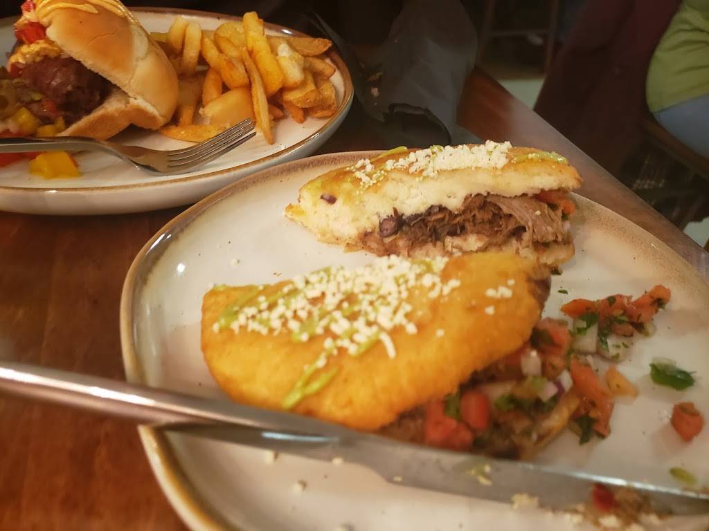 Roots Latin Grill | restaurant | 4127 Wabash Ave, Springfield, IL 62711, USA | 2176797357 OR +1 217-679-7357