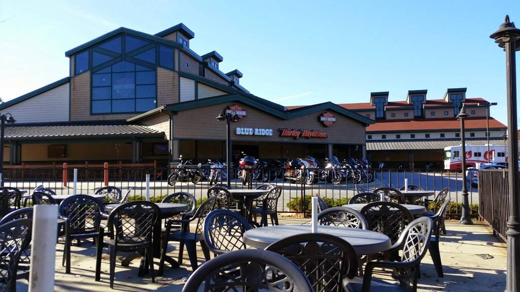 Iron Thunder Saloon | restaurant | 2022 13th Ave Dr SE, Hickory, NC 28602, USA | 8283224523 OR +1 828-322-4523