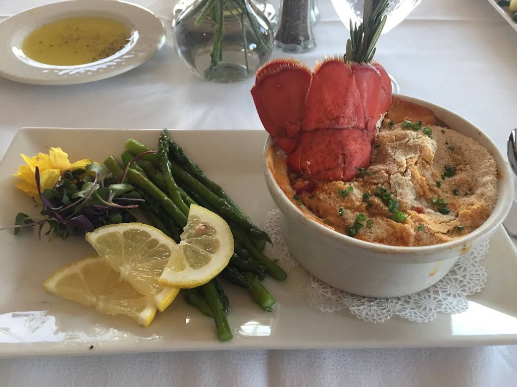 Reading Room Restaurant | restaurant | 1 Newport Dr, Bar Harbor, ME 04609, USA | 2072883351 OR +1 207-288-3351