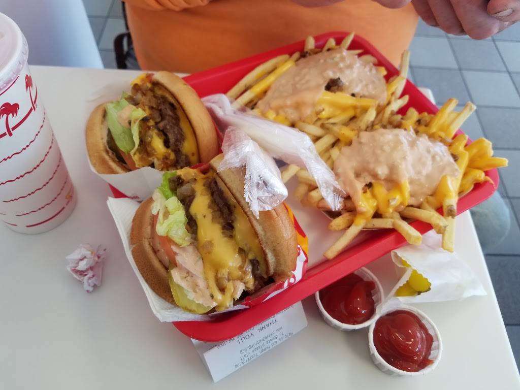 In-N-Out Burger | restaurant | 331 Railroad Canyon Rd, Lake Elsinore, CA 92532, USA | 8007861000 OR +1 800-786-1000