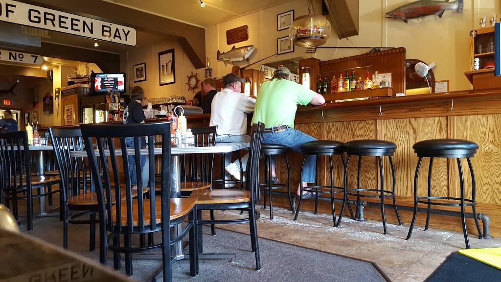 Dinghys Restaurant & Bar | restaurant | 415 Main St, Frankfort, MI 49635, USA | 2313524702 OR +1 231-352-4702