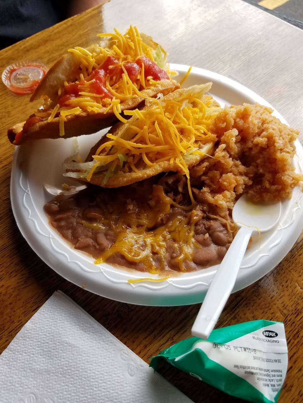 Henry Js Taco House | restaurant | 2920 SW 9th St, Des Moines, IA 50315, USA | 5152433144 OR +1 515-243-3144