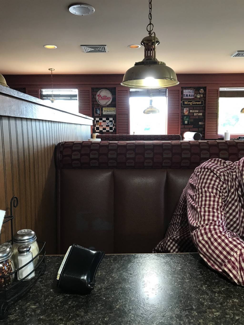 Pizza Hut | restaurant | 6825 Tilton Rd, Egg Harbor Township, NJ 08234, USA | 6096412499 OR +1 609-641-2499