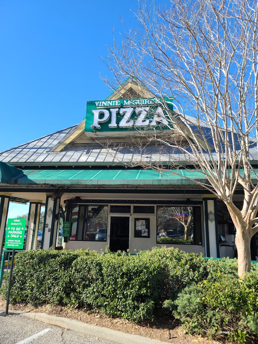 Vinny McGuires | restaurant | 29 Harbor Blvd, Destin, FL 32541, USA | 8506500116 OR +1 850-650-0116