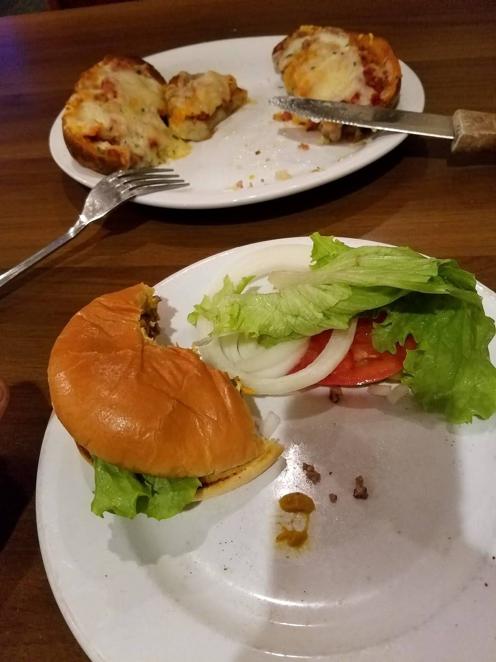 Chaps 3 at Leaning Tree Golf Course | restaurant | 7860 Smiths Creek Rd, Goodells, MI 48027, USA | 8103674500 OR +1 810-367-4500