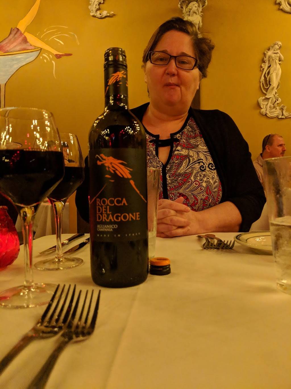 Ginos Vino Osteria | restaurant | 1400 E Old Settlers Blvd, Round Rock, TX 78664, USA | 7372120322 OR +1 737-212-0322