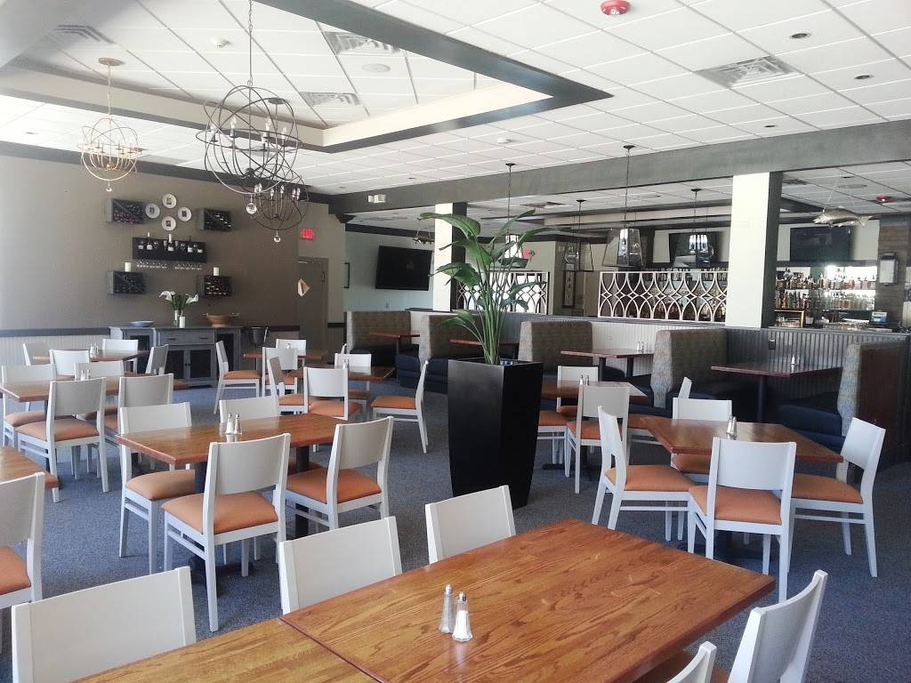 Holiday Inn Westbury - Long Island | restaurant | 369 Old Country Rd, Carle Place, NY 11514, USA | 5169975000 OR +1 516-997-5000