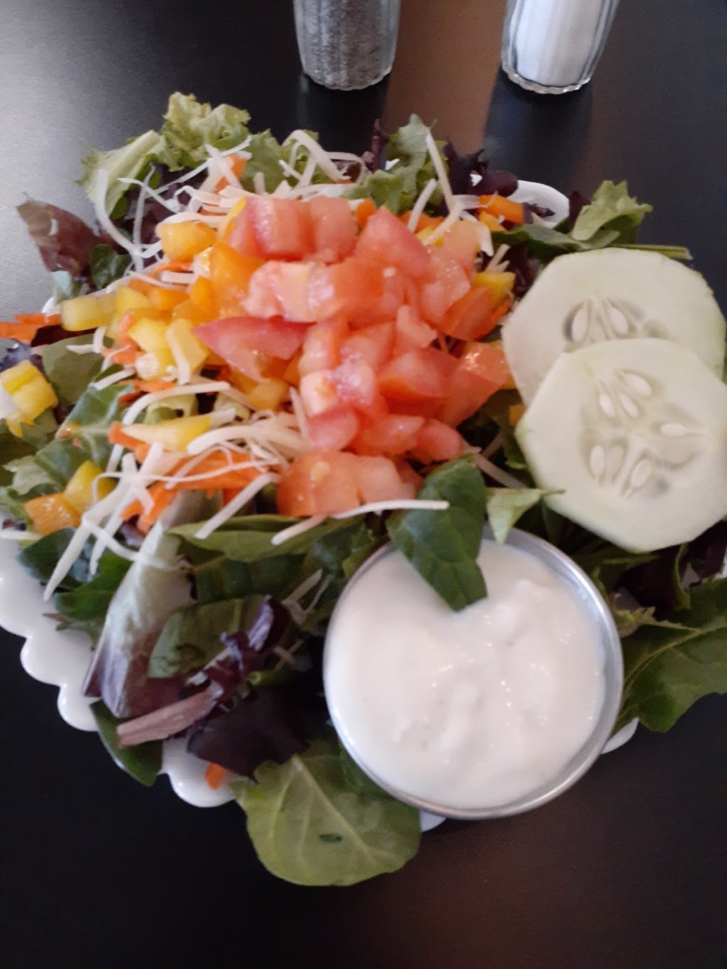 babybelugaseafood.oysterbar | restaurant | 3057 S Kinney Rd, Tucson, AZ 85713, USA | 5205784276 OR +1 520-578-4276