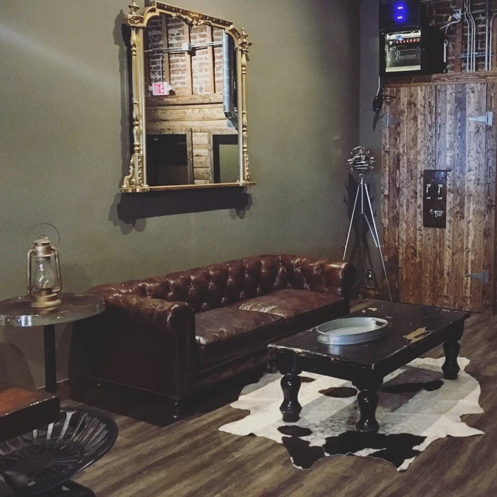 The Rusty Nail Cocktail Lounge | restaurant | 3721, 3014 4th St, Ceres, CA 95307, USA | 2095668499 OR +1 209-566-8499