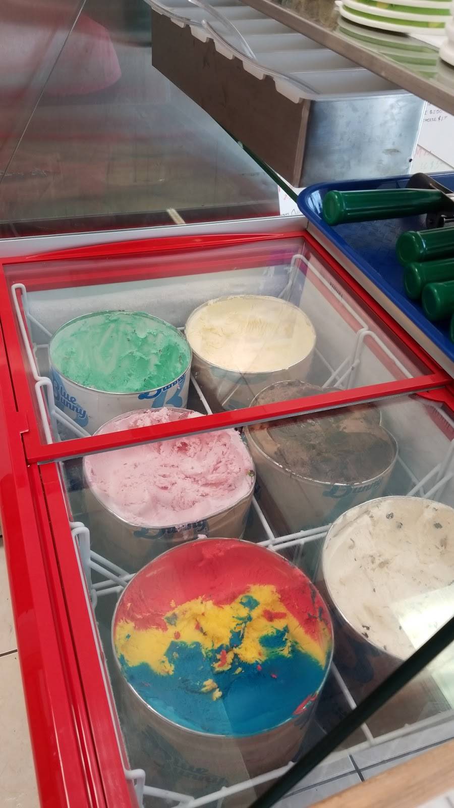 La Esquinita Snacks & More | meal takeaway | 5708 S New Braunfels Ave, San Antonio, TX 78223, USA | 2103753035 OR +1 210-375-3035