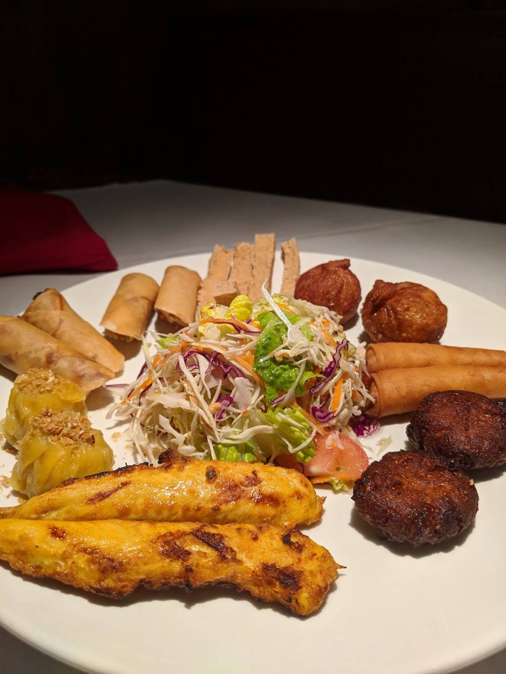 Mekvilai Thai Cuisine | restaurant | 2422 N Center St, Hickory, NC 28601, USA | 8283229876 OR +1 828-322-9876