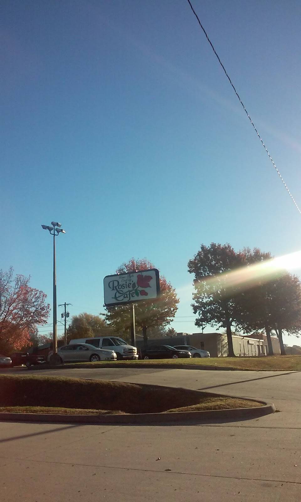 Rosies Cafe | restaurant | 10690 E US Hwy 40, Independence, MO 64055, USA | 8163535835 OR +1 816-353-5835