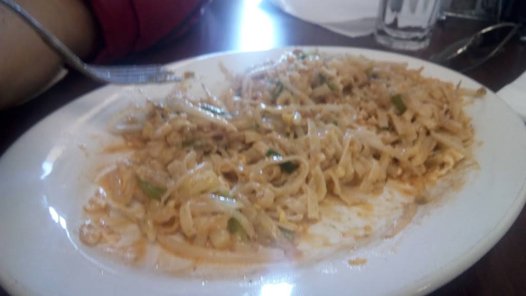 Thai Bangkok Express | restaurant | 9201 W Capitol Dr, Milwaukee, WI 53222, USA | 4145859993 OR +1 414-585-9993