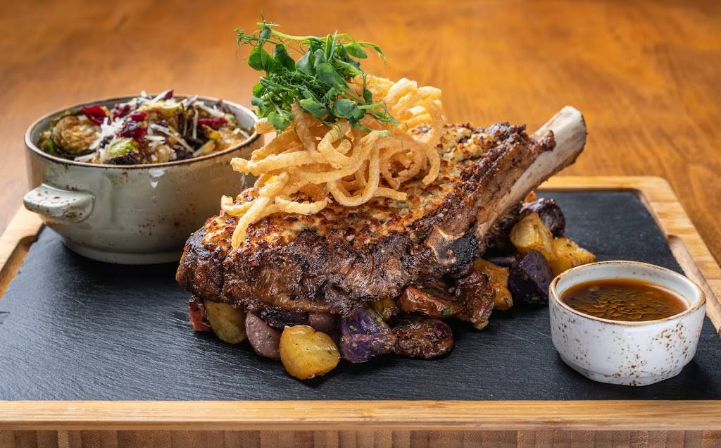 The Catch of the Pelican | restaurant | 475 Seagate Dr, Naples, FL 34103, USA | 2395946325 OR +1 239-594-6325