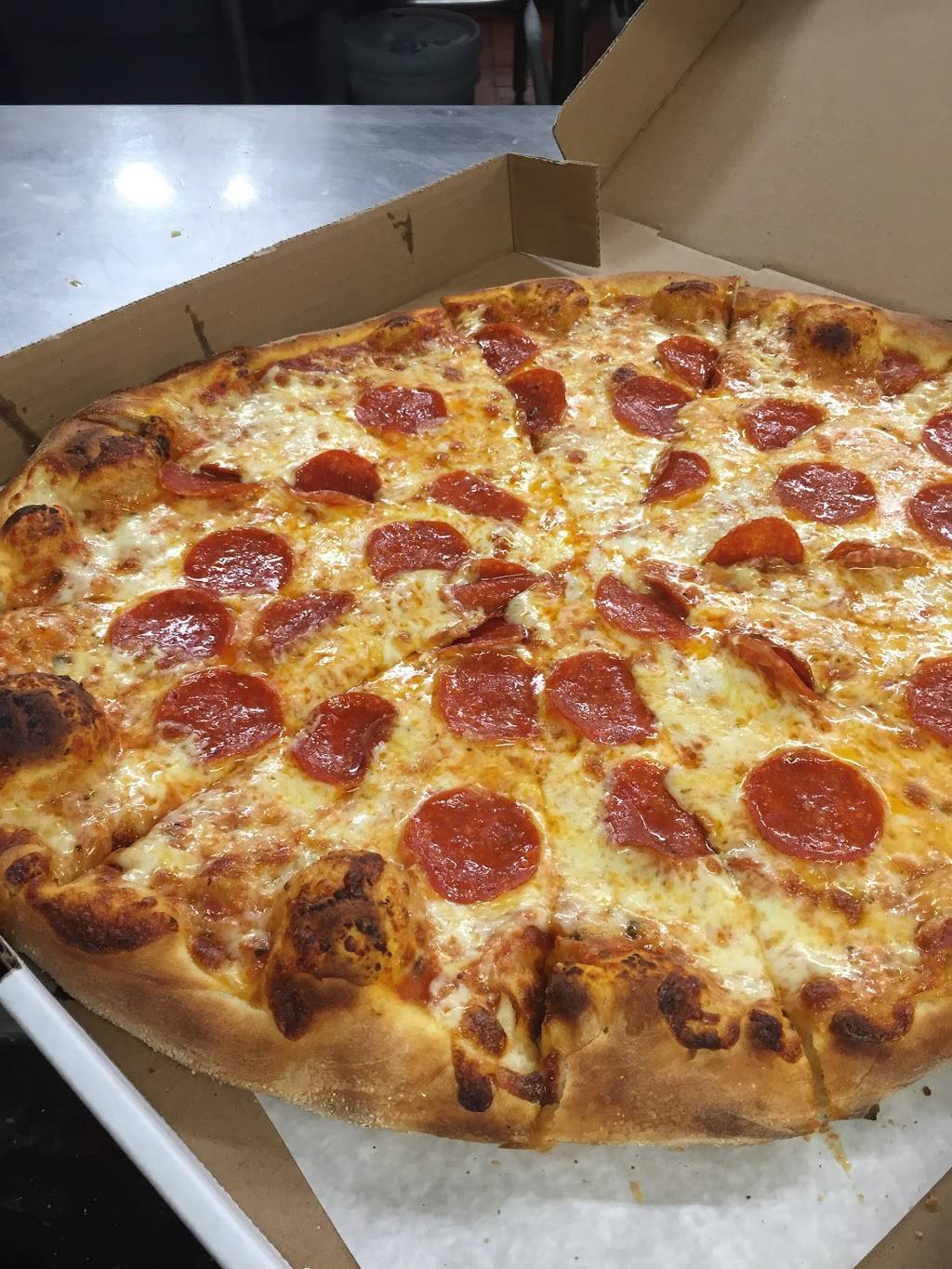 Mancusos Restaurant & Bar | restaurant | 601 Kings Hwy E, Fairfield, CT 06825, USA | 2033675359 OR +1 203-367-5359