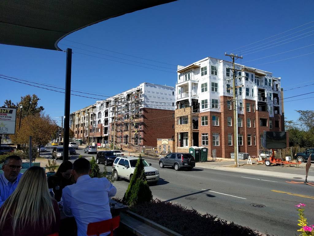 Moo & Brew | restaurant | 1300 Central Ave, Charlotte, NC 28205, USA | 9805854148 OR +1 980-585-4148