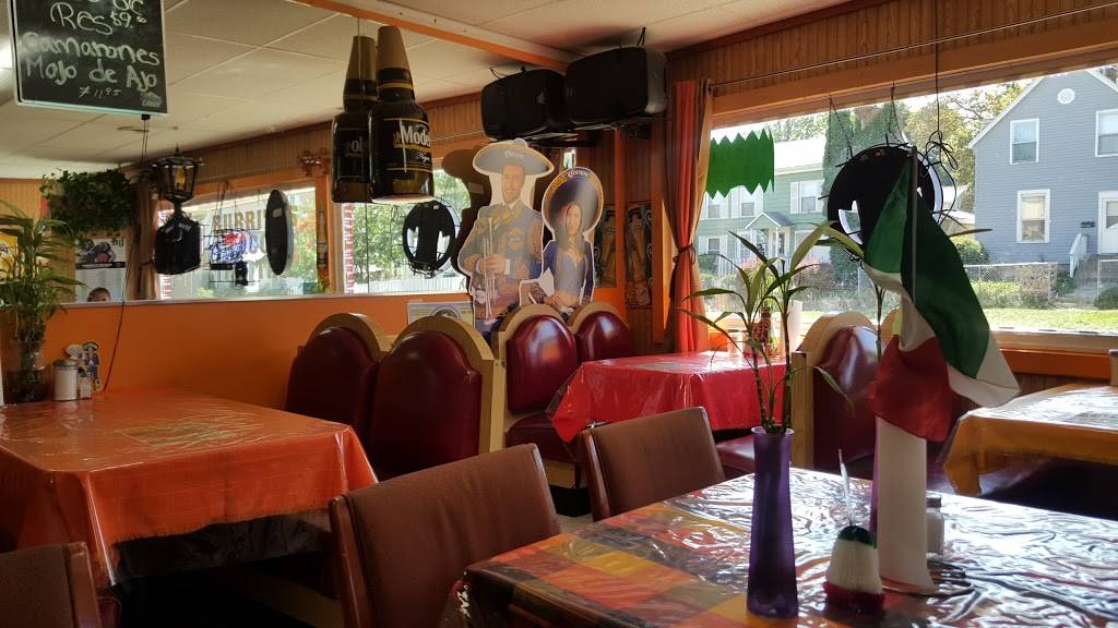 El Caporal | restaurant | 622 Washington St, Waukegan, IL 60085, USA | 8473369329 OR +1 847-336-9329