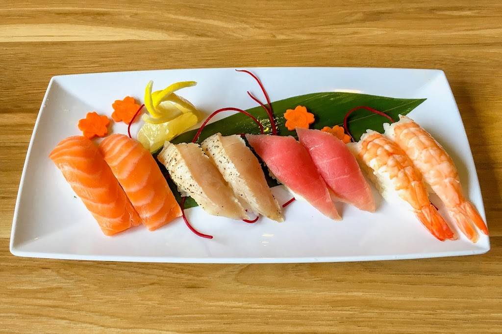 Hollywood Sushi | restaurant | 7077 Sunset Blvd, Los Angeles, CA 90028, USA | 3238484226 OR +1 323-848-4226