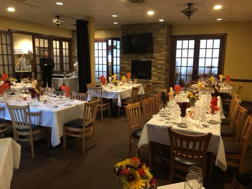 Gianna Via’s Restaurant & Bar | restaurant | 5301 Grove Rd #639, Pittsburgh, PA 15236, USA | 4128826500 OR +1 412-882-6500