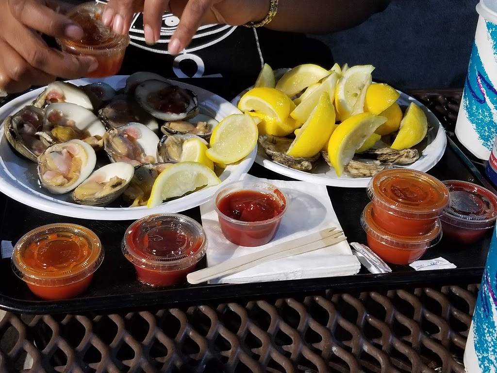 Tonys Pier | restaurant | 1 City Island Ave, Bronx, NY 10464, USA | 7188851424 OR +1 718-885-1424