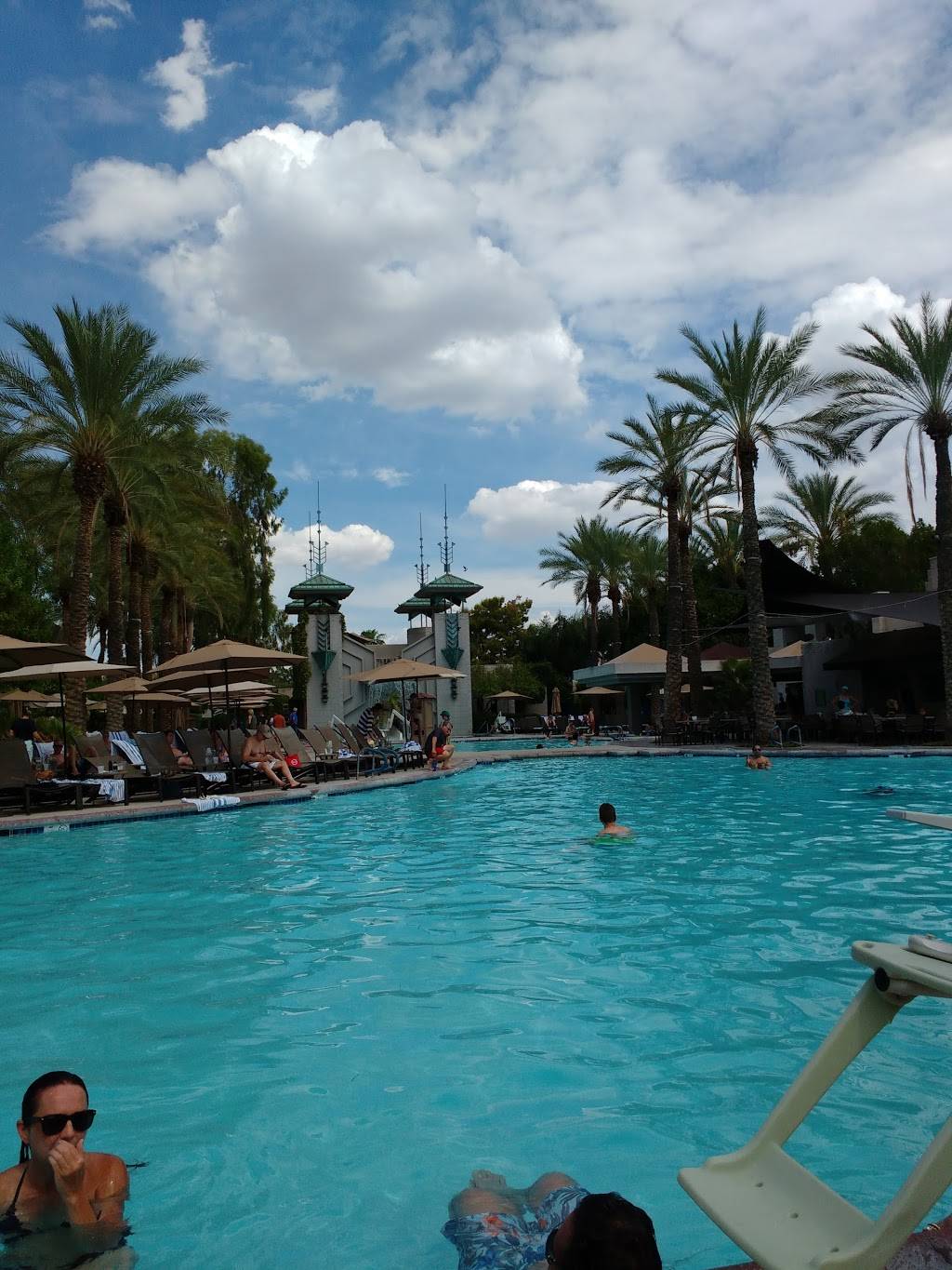 The Cafe | restaurant | 2400 E Missouri Ave, Phoenix, AZ 85016, USA | 6023817632 OR +1 602-381-7632