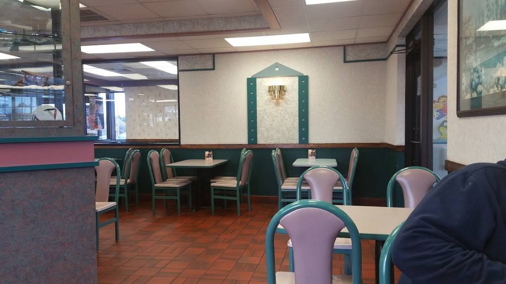 McDonalds | cafe | 2805 Gracy Center Way, Moon, PA 15108, USA | 4122625755 OR +1 412-262-5755