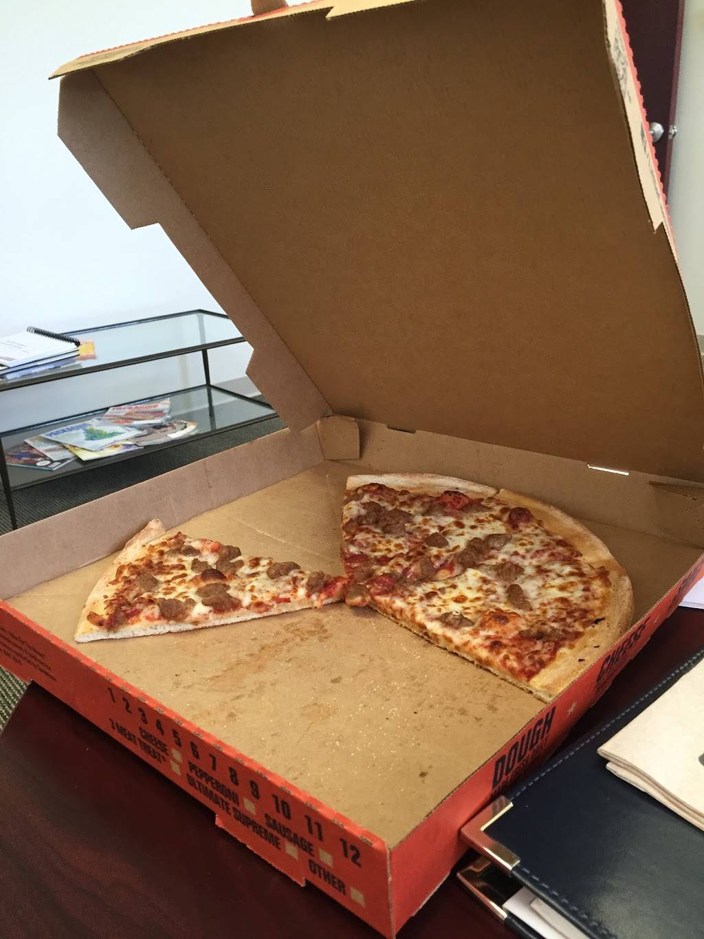 Little Caesars Pizza | meal takeaway | 206 SW 14th St, Bentonville, AR 72712, USA | 4792739999 OR +1 479-273-9999