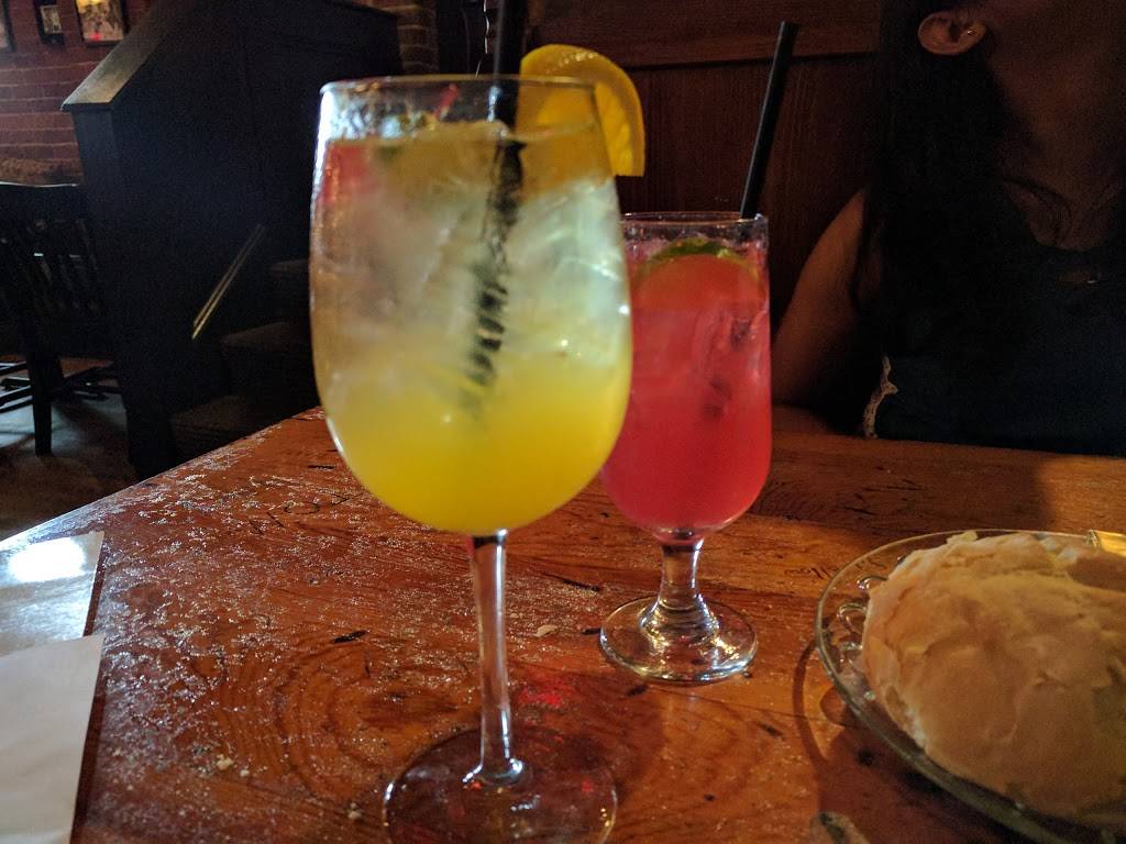 Olde Colonial Cafe | cafe | 171 Nahatan St, Norwood, MA 02062, USA | 7817690323 OR +1 781-769-0323