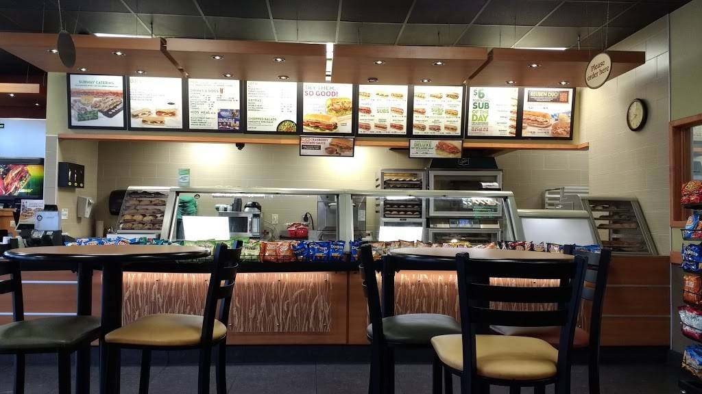 Subway | restaurant | 1392 W International Speedway Blvd, Daytona Beach, FL 32114, USA | 3862572625 OR +1 386-257-2625