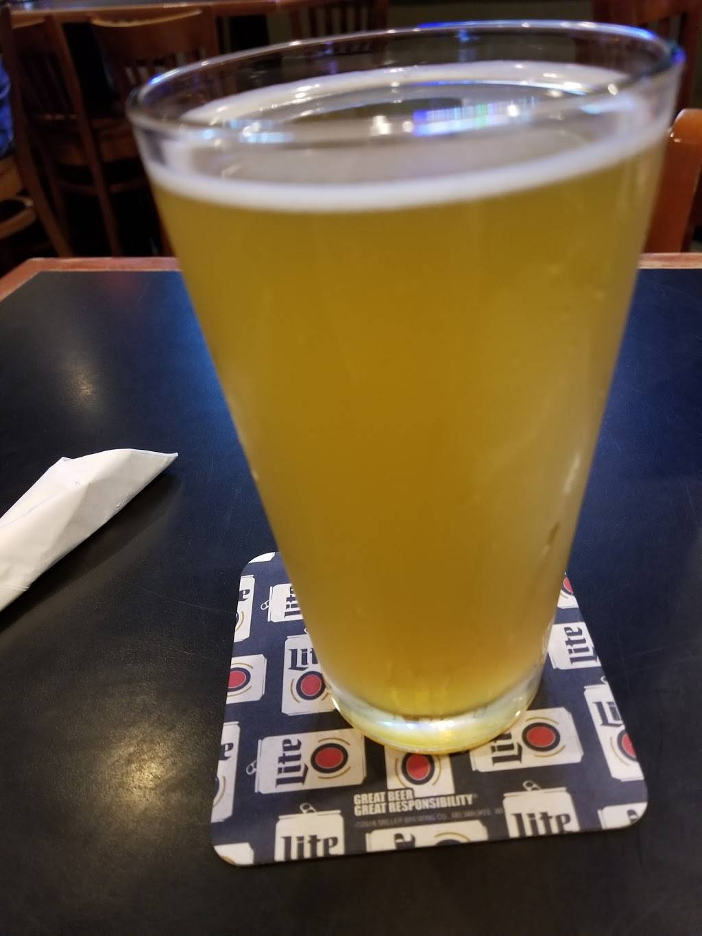 Gill Street Sports Bar & Restaurant | restaurant | 3002 Gill St # B, Bloomington, IL 61704, USA | 3096616387 OR +1 309-661-6387