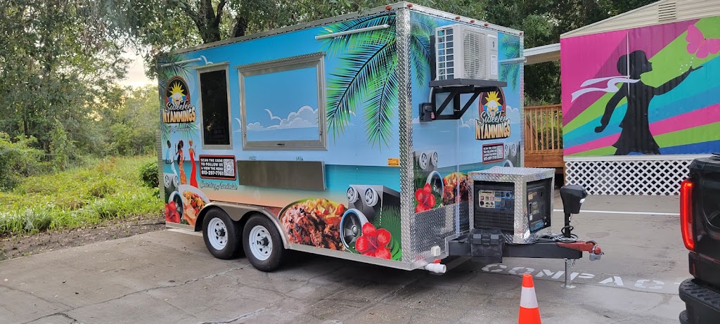SweeTee Nyammings | restaurant | 208 W Shell Point Rd, Ruskin, FL 33570, USA | 8132977761 OR +1 813-297-7761