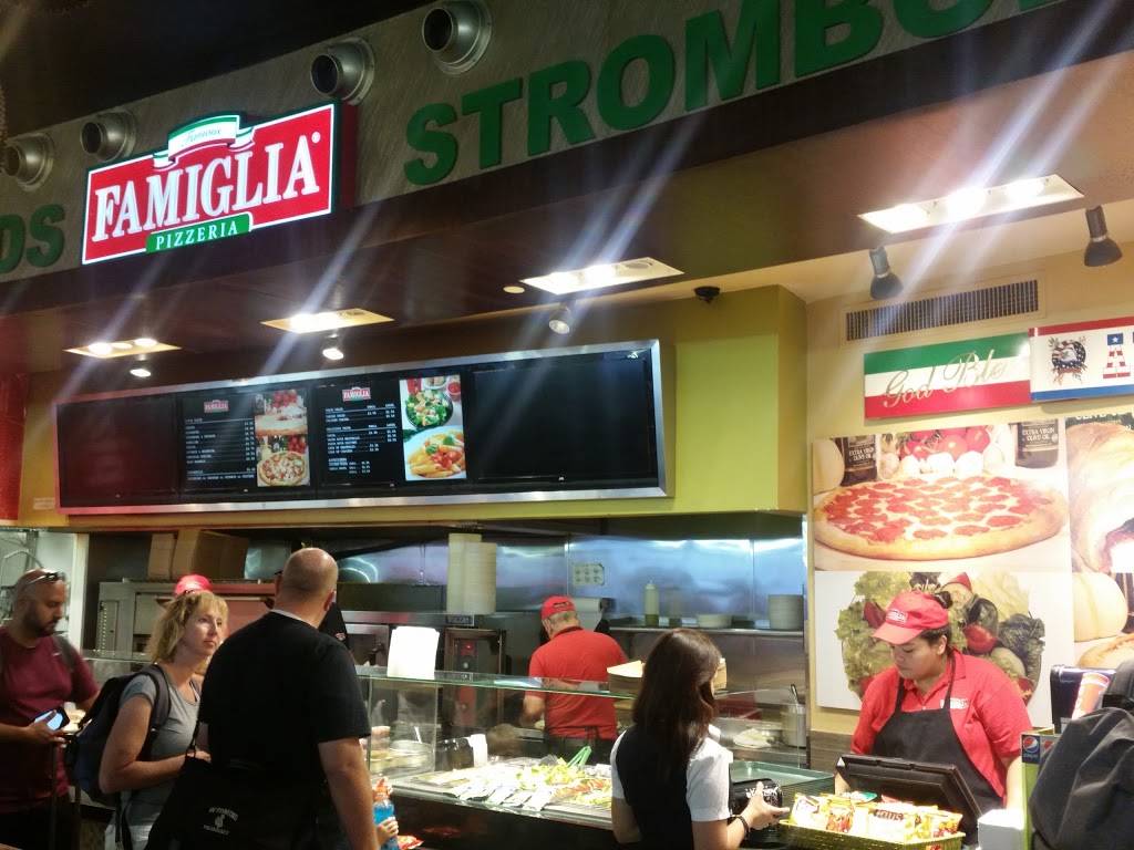 Famous Famiglia Pizzeria | restaurant | 9700 Airport Blvd # 124, San Antonio, TX 78216, USA | 2109308844 OR +1 210-930-8844