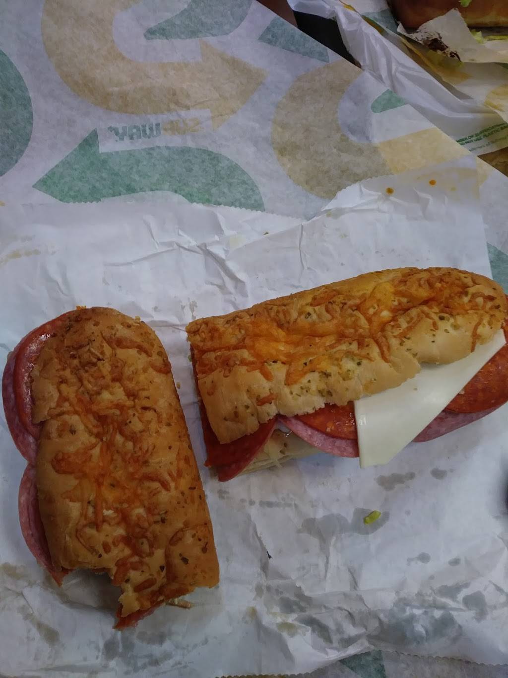 Subway | restaurant | 414 Smithfield St, Pittsburgh, PA 15222, USA | 4122614840 OR +1 412-261-4840