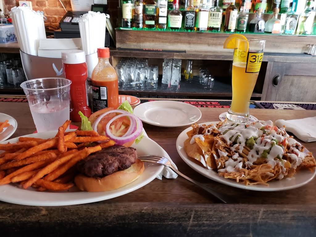 Black Horse Pub | restaurant | 568 5th Ave, Brooklyn, NY 11215, USA | 7187881975 OR +1 718-788-1975