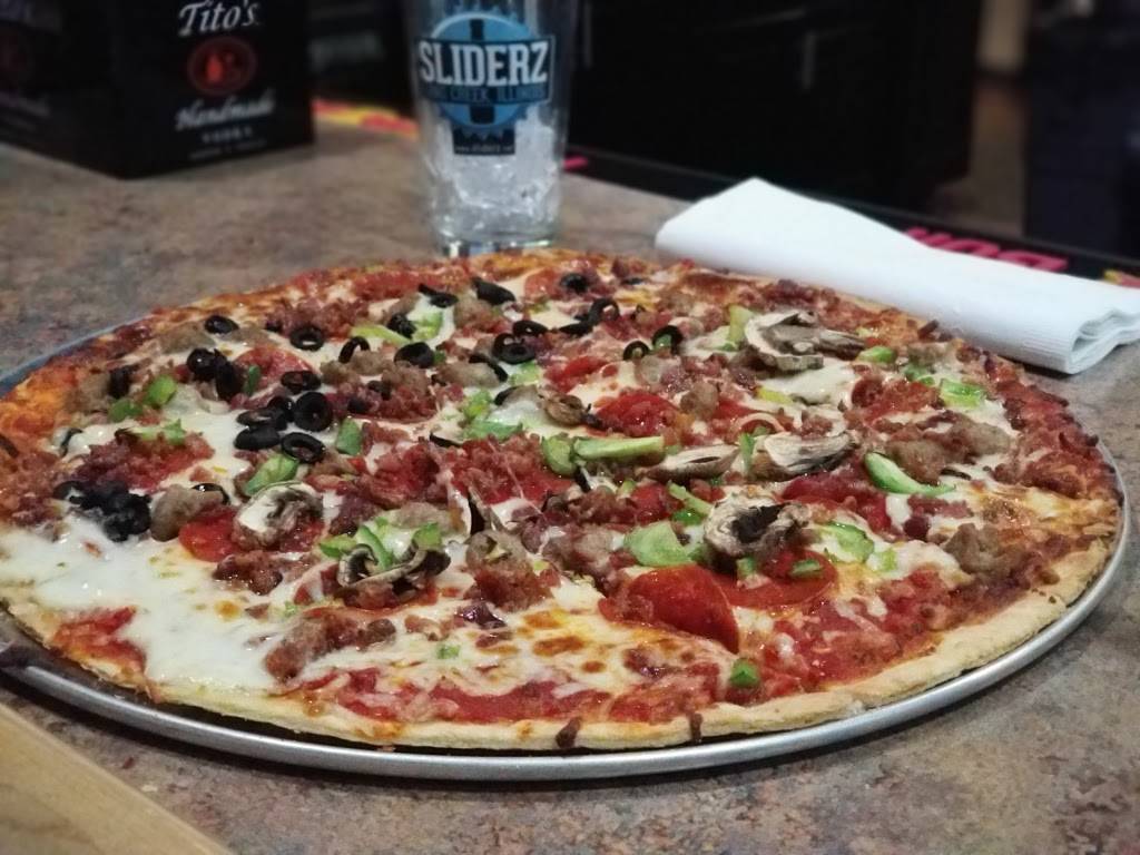 Sliderz Bar & Grill | restaurant | 5995 East, US-36, Decatur, IL 62521, USA | 2178649227 OR +1 217-864-9227