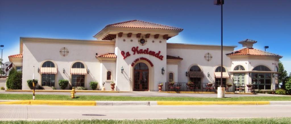 La Hacienda De Los Fernandez | restaurant | 1571 W Lake St, Addison, IL 60101, USA | 6309329551 OR +1 630-932-9551