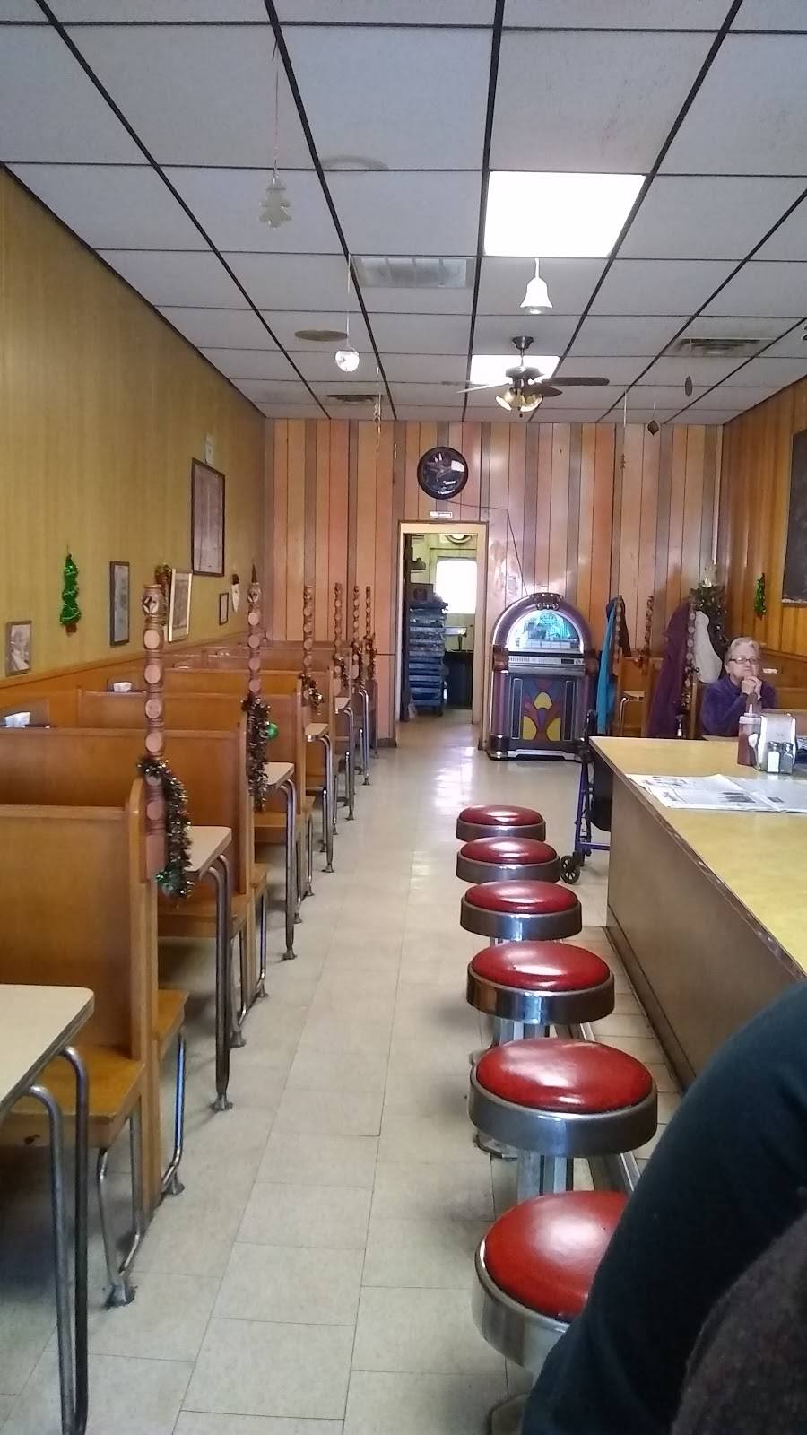 Majestic Lunch | meal takeaway | 20 S Main St, Pittston, PA 18640, USA | 5706558888 OR +1 570-655-8888