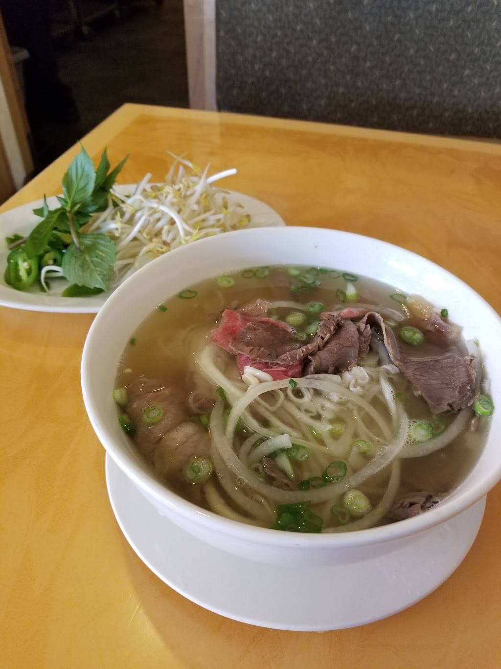 Pho Bistro Centreville | restaurant | 6053 Centreville Crest Ln, Centreville, VA 20121, USA | 7032668803 OR +1 703-266-8803