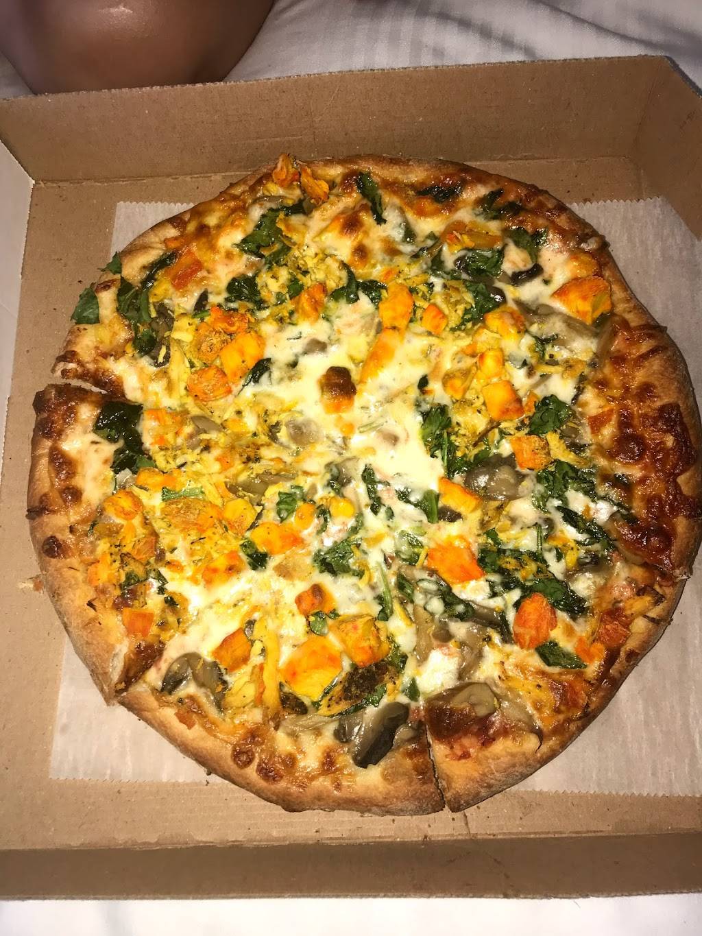 Pizza Bianco | meal delivery | 19201 Collins Ave, Sunny Isles Beach, FL 33160, USA | 3054229839 OR +1 305-422-9839