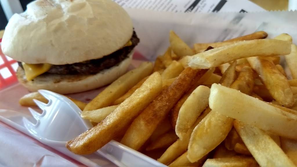 Tazys Burgers & Grill | restaurant | 4107 Oleander Dr, Wilmington, NC 28403, USA | 9103972944 OR +1 910-397-2944