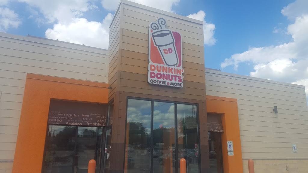 Dunkin | bakery | 3103 S Chicago Ave, South Milwaukee, WI 53172, USA | 4145702111 OR +1 414-570-2111