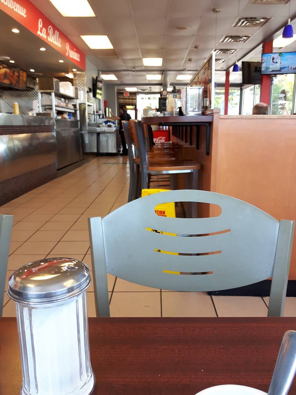 La Belle Province | restaurant | 715 Rue Principale, Granby, QC J2G 2Y5, Canada | 4504054554 OR +1 450-405-4554