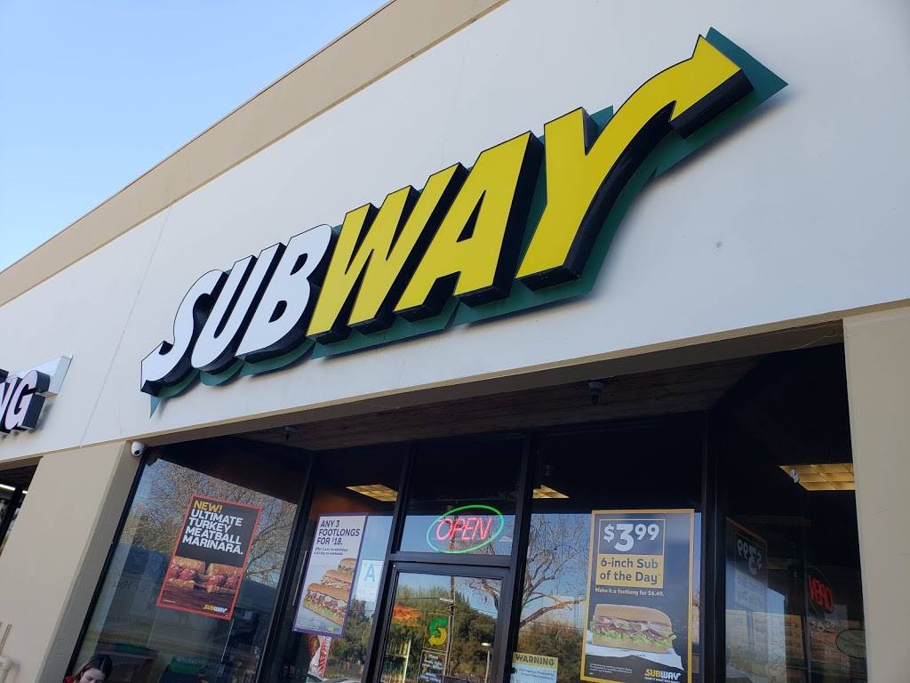 Subway Restaurants | restaurant | 21032 Victory Blvd, Woodland Hills, CA 91367, USA | 8183475825 OR +1 818-347-5825